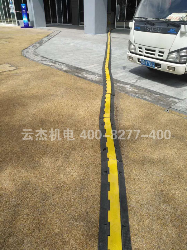 沃爾沃70kw發(fā)電機出租13.jpg